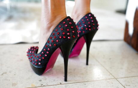 Very attractive american blonde wife Sandra Otterson makes some foot fetish 