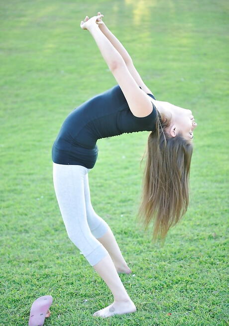 Sylphlike dark hair youthful Orianna in glasses denudes big boobs and pussy outside