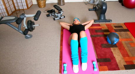 Excellent american babe Kelly Divine showing her butt 