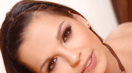 Inviting american dark hair Eve Angel in skirt likes foot fetish 