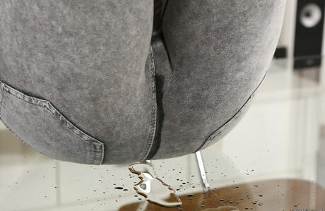 Glamorous czech blond milf Lena Love in foot fetish show 