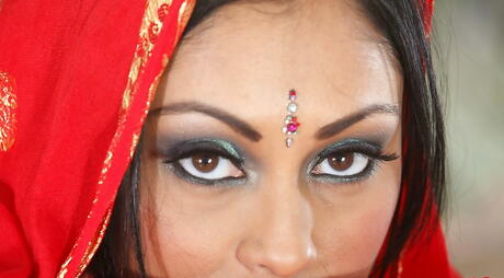 Very attractive indian milf Priya Anjeli Rai shows big boobies and hairy beaver 