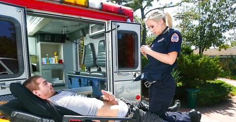 Excellent american blonde Bibi Jones drilled by big cock after good suck outdoor