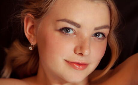 Sexy byelorussiann blond teen Daniel Sea in lingerie makes some hot foot fetish action 