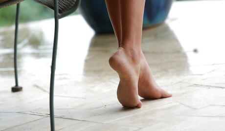 Svelte blonde porn star Aliyah makes some hot foot fetish outdoor