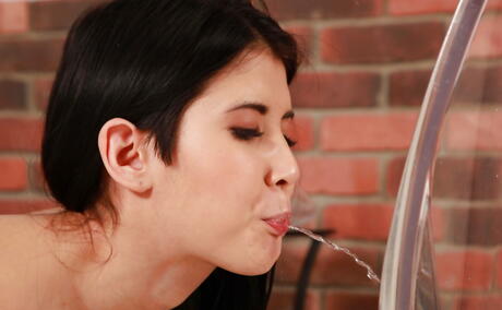 Slender czech dark-haired young Lady Dee in nasty foot fetish 