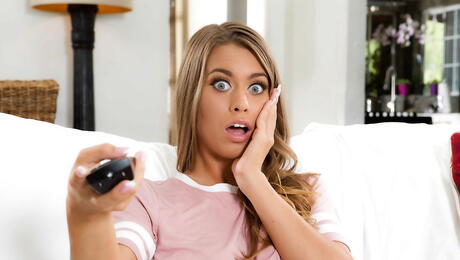 Luscious american young Jill Kassidy in shorts exposing her ass and jerking off 