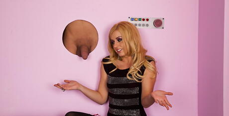 Lovely american bombshell Lexi Belle hard fucked after sucking rod 