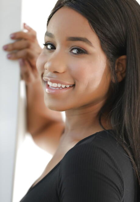 Seductive porn star Jenna Foxx exposes big boobies and jerks off 