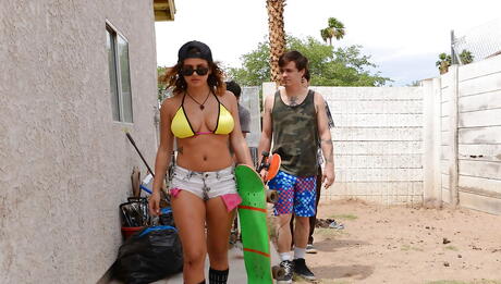 Svelte american teen Keisha Grey in fancy shorts posing