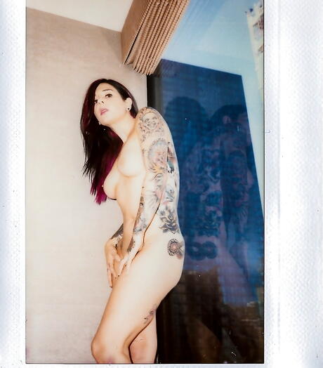 Deluxe american milf Joanna Angel baring her butt and vagina 