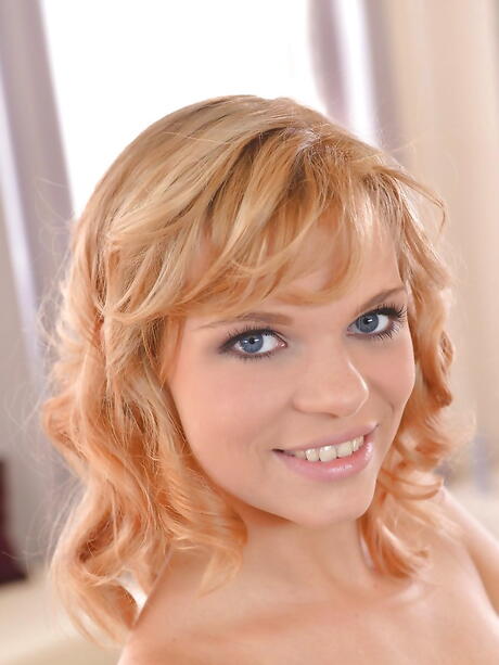 Sylphlike czech blonde young Baby Dream exhibits her ass in shorts and jerking off 