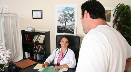 Stunning american Holly West in boy-girl scene in office