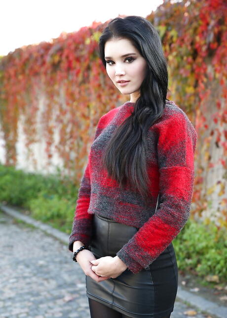 Shapely ukrainian brunette teen Malena Fendi in erotic gallery