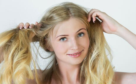 Sylphlike youthful Launs in foot fetish show 