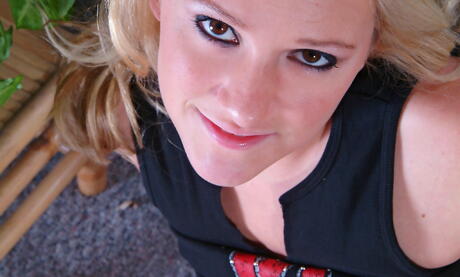 Svelte american teen Alexis Malone unveiling tiny tits and playing with sex toy 