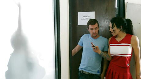 Very attractive american milf Farrah Dahl hard fucked after sucking big cock 