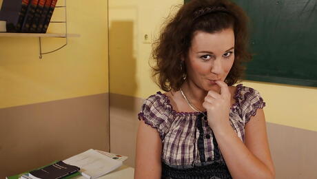 Superb hungarian dark hair Hadjara loves painful bdsm sex 