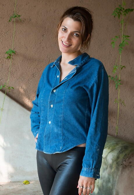 Sexy dark hair babe Johaquina in sexy undies exposing her butt and hairy twat 