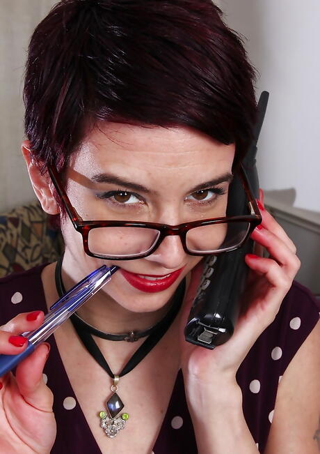 Very attractive aged Nikki Lee exhibits small tits and hairy twat 