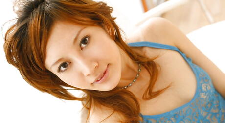 Deluxe japanese hottie Seri in sexy underwear exhibits her ass 