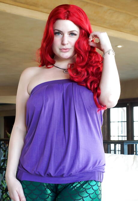 Delightful cutie Danielle Delaunay in hot undies is foot fetishist 