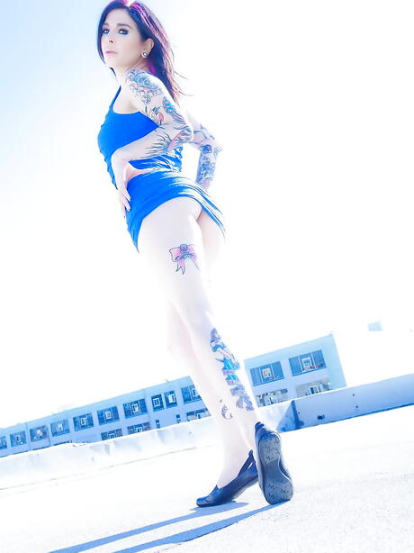 Sultry american milf Joanna Angel in nice skirt showing her ass and spreading her legs 