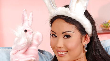 Stunning asian cutie Danika loves foot fetish 