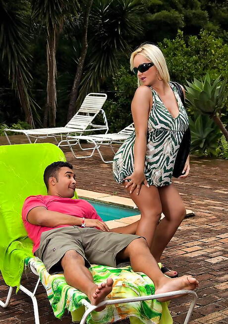 Sexy latina Cinthia Santos in sexy skirt suck cock and fuck in the ass outdoor