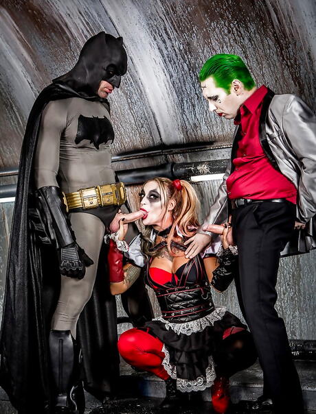 Alluring american milf Kleio Valentien in cosplay outfit enjoy amazing threesome sex scene outdoor