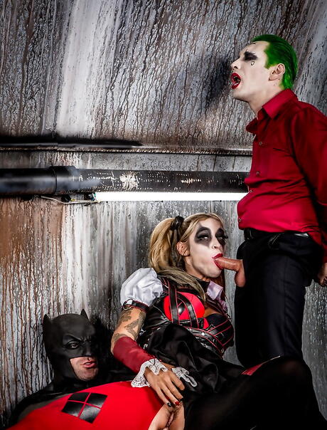 Alluring american milf Kleio Valentien in cosplay outfit enjoy amazing threesome sex scene outdoor