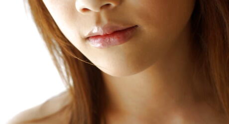 Slim japanese young Mai Kitamura denudes small tits and ass in shower