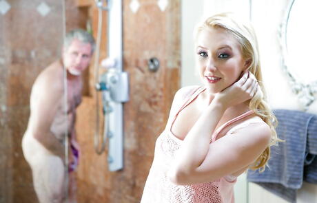 Foxy american blonde young Samantha Rone in xxx hardcore action 