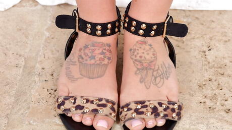 Stunning british Lily Madison in nasty foot fetish 