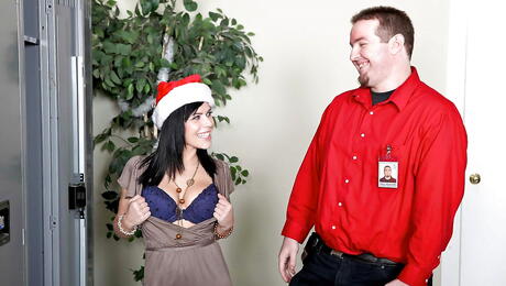 Enchanting beauties Dylan Riley, Kagney Linn Karter and Sienna West take part in orgy 