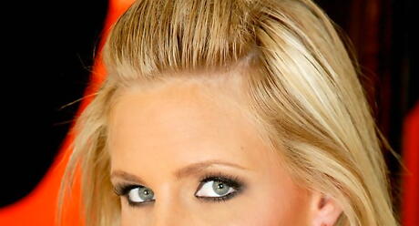 Delightful american bombshell Phoenix Marie suck and fuck big cock 