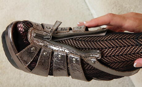 Sexy blonde aged Brea in sexy skirt is foot fetishist 