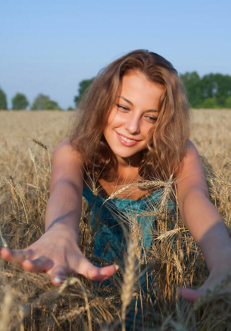 Sexy brunette youthful Nikia A makes some foot fetish action outdoor