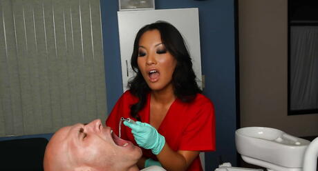 Sultry japanese Asa Akira exhibiting big boobies and sexy butt 