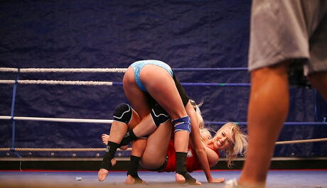 Superb girls Laura Crystal and Michelle Moist in catfight lesbian action 