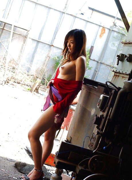 Shapely japanese teen Hikaru Koto in hot posing on camera 