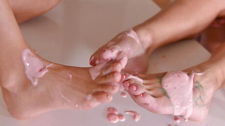 Sexy beauties Katarina Muti and Candee Licious kissing and enjoying with sex toy 