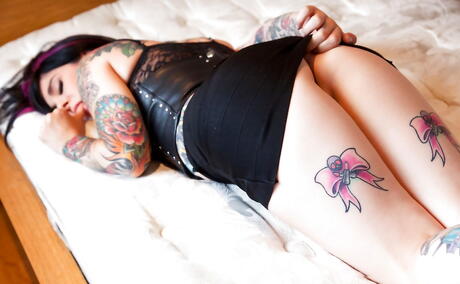 Peachy american hottie Joanna Angel in fetish gallery 