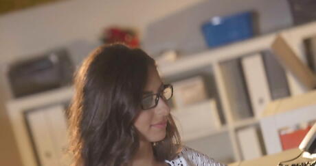 Superb american Nina North fucked after sucking big dick in office