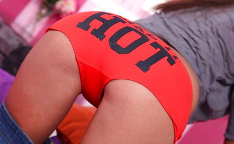 Shapely american youthful Erin Stone bares her butt in sexy shorts and jerking off 