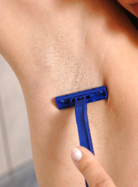 Shapely american dark-haired Blue Angel in hot stockings shows some fetish in bath