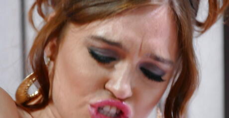 Deluxe american milf Jodi Taylor revealing her ass and toying her twat 