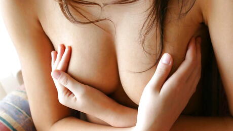 Hot japanese Erika Satoh in sexy posing gallery