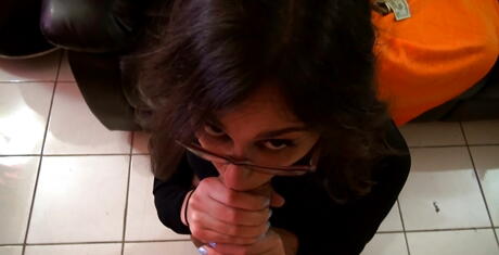 Curious american Kacie Castle in sexy glasses blowing huge rod and gets a cumshot on her face outside