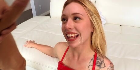 Rangy american blonde young Lucy Tyler drilled by dick 